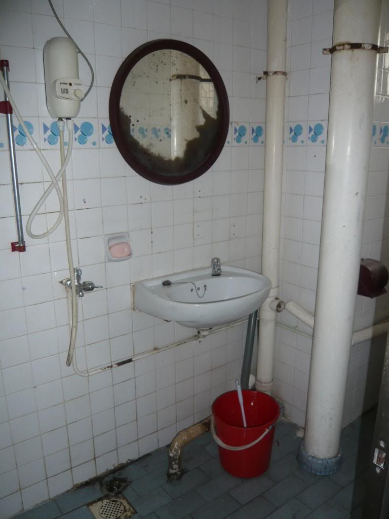 Level2_common_toilet.jpg