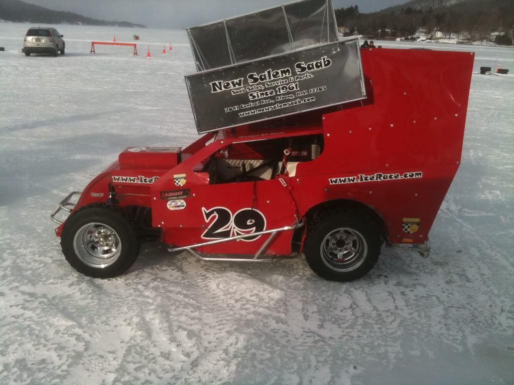 http://i922.photobucket.com/albums/ad64/dfcarl/Darryls%20Race%20Cars/IMG_2205.jpg