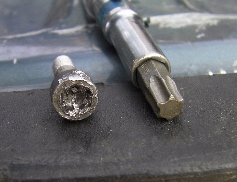 how-to-remove-stripped-torx-bolts