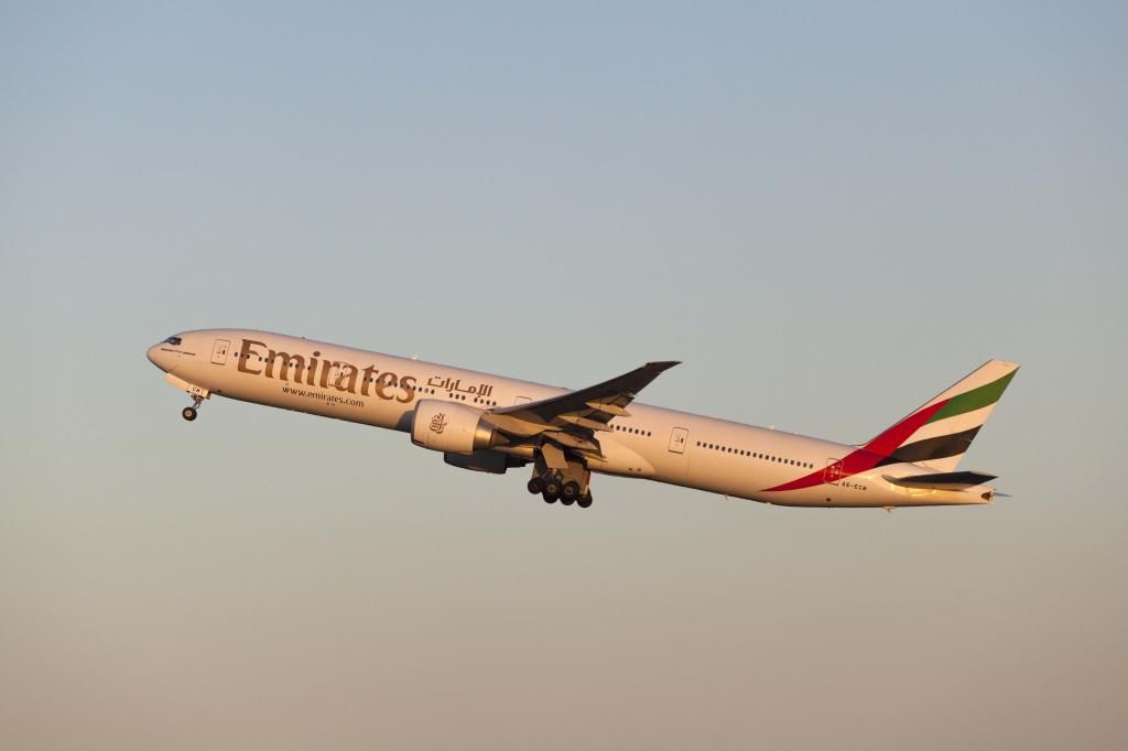 777EmiratesDRAFT_zps15427be6.jpg