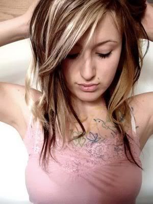 2010 Emo Hairstyles For Women. Razor Haircut To Emo Hairstyle