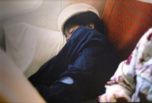 RAREMichaelJacksonsleepingonaplane1970.jpg