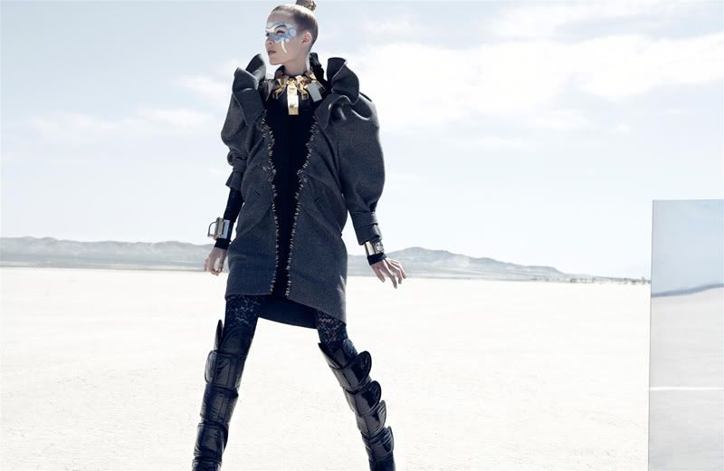 desert,chrome,necklace,black,layering,metal,structured