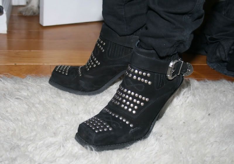 studs,western,ankle boots