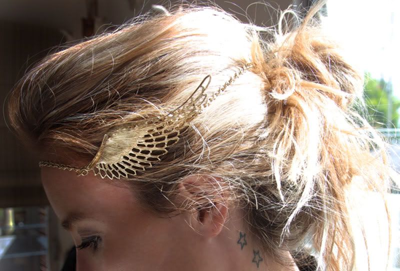 wings,gold,headpiece,hair,angelic