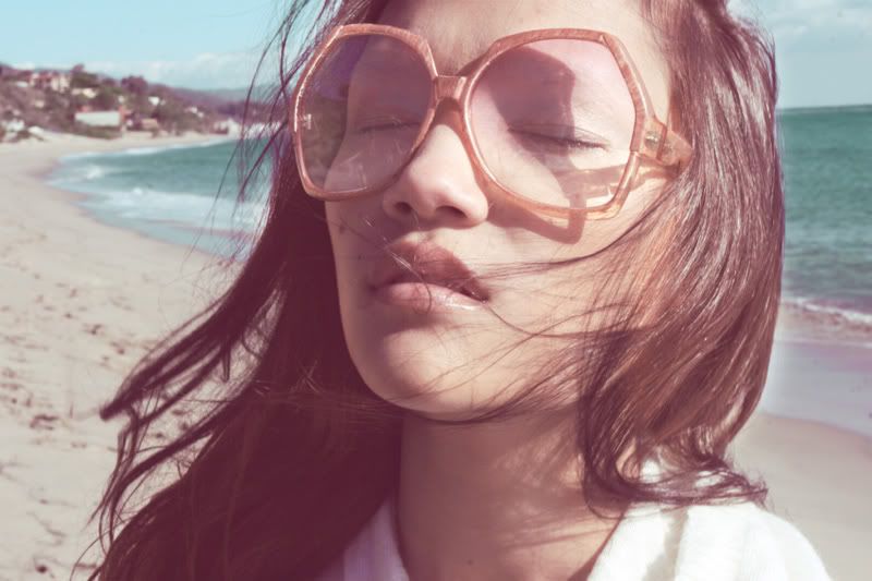 glasses,pastel,morning light,relax,beach